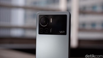 Ada pula kamera ultra-wide 13 MP yang memberikan efek dramatis, lensa depth dan laser auto focus. Foto: Adi Fida Rahman/detikINET