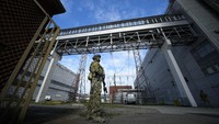 PLTN Zaporizhzhia tidak beroperasi sepenuhnya setelah serangan, hanya beberapa unit saja yang beroperasi. AP Photo/File.