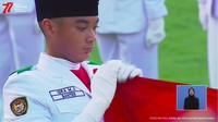 Isra Mashel Arifin saat ini tercatat sebagai siswa kelas X MIPA SMA Labschool Cirendeu, Tangerang Selatan. Isra Mashel Arifin terpilih menjadi Paskibraka Nasional 2022 bersama dengan Putri Viona, siswa SMAN 1 kota Serang. Foto: dok. Channel YouTube Sekretariat Presiden