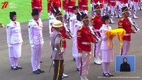 Isra Mashel (baris ketiga posisi paling kanan) masuk dalam Tim Pancasila Sakti di Upacara Penurunan Bendera Merah Putih di Istana Merdeka pada Rabu (17/8/2022). Foto: dok. Channel YouTube Sekretariat Presiden
