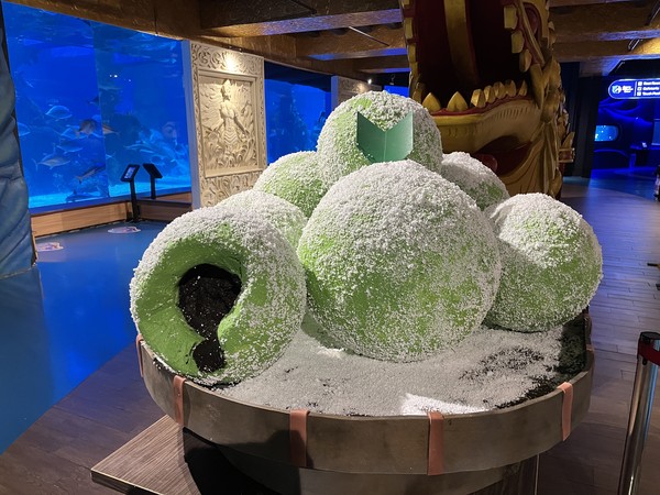 Salah satu sudut menarik yang harus diburu adalah Klepon raksasa. Seru juga kayaknya satu album keluarga latarnya klepon kan? Salah satu sudut menarik yang harus diburu adalah Klepon raksasa. Seru juga kayaknya satu album keluarga latarnya klepon kan?