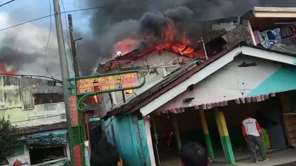 Penampakan 9 Rumah di Wonosobo Terbakar Gegara Kompor Meledak