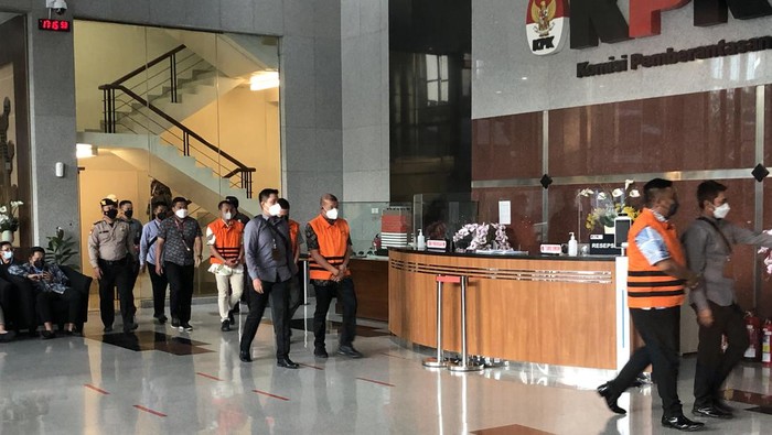 KPK Tahan Empat Tersangka Korupsi Laporan Keuangan PUTR Pemprov Sulsel (Hanafi-detikcom)