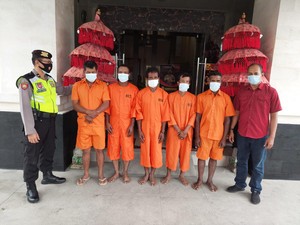Beraksi di Siang Bolong, 5 Pemulung Curi Besi Vila di Tabanan Dibekuk