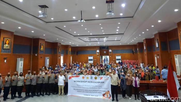 mabes polri sosialisasi pencegahan radikalisme di Surabaya