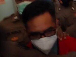 Mas Bechi Dituntut 16 Tahun Bui di Kasus Pemerkosaan Santriwati!