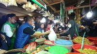 Kunjungan ini sekaligus memantau harga dan ketersediaan barang kebutuhan pokok.