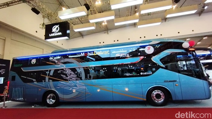Mewahnya sleeper Bus Laksana Legacy SR3