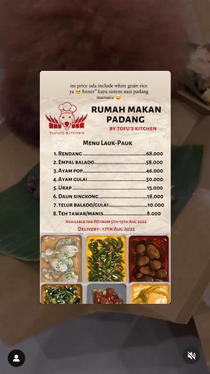 Nasi Padang untuk Anjing ditawarkan oleh penjual makanan anjing di Jakarta.