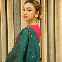 Selain masalah teknis, Naura tampaknya punya lebih banyak kenangan manis. Dalam salah satu postingan disebutkan jika Presiden Joko Widodo sempat mengajaknya bicara dan meminta foto bersama. Naura mengaku gemetaran.Foto: Instagram Naura Ayu