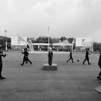 Dalam postingan terbarunya, Naura pun mengungkap pengalamannya diundang menyanyi di acara kenegaraan. Anak sulung Nola B3 tersebut mengaku senang dan bersyukur bisa menjadi bagian dari upacara hari kemerdekaan. Gadis 17 tahun itu mengaku perasaannya campur aduk. Foto: Instagram Naura Ayu