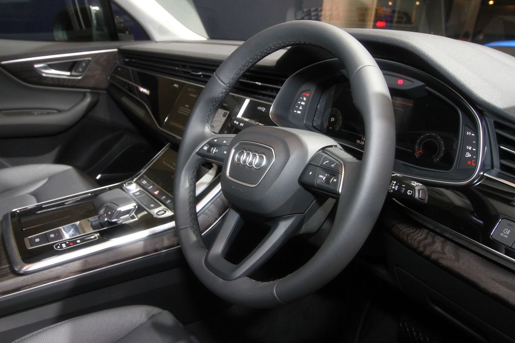 New Audi Q7 muncul di GIIAS 2022