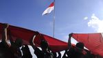Luar Biasa, Gunung-gunung Ini Didaki Hanya untuk Kibarkan Merah Putih