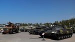 Giliran Rusia yang Pamer Senjata Rampasan Perang, Tank hingga Drone