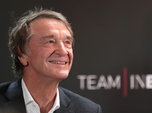 Miliarder Inggris Sir Jim Ratcliffe Mau Beli MU