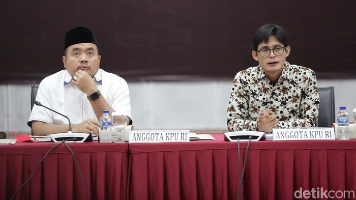 Sudah Tahu Rancangan Peraturan KPU? Begini Lho... KPU gelar uji publik Rancangan Peraturan KPU RI tentang Partisipasi Masyarakat dalam Pemilu 2024. KPU akan mengatur lembaga survei tidak boleh dibiayai asing.