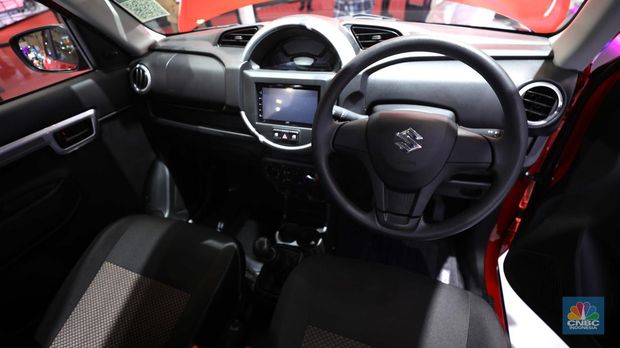 Suzuki S-Presso di ajang Pameran Gaikindo Indonesia International Auto Show (GIIAS) 2022 di Tangerang, Banten, Kamis (11/8/2022). (վ/ Tri Susilo)