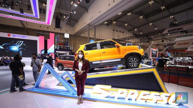Suzuki S-Presso di ajang Pameran Gaikindo Indonesia International Auto Show (GIIAS) 2022 di Tangerang, Banten, Kamis (11/8/2022). (CNBC Indonesia/ Tri Susilo)