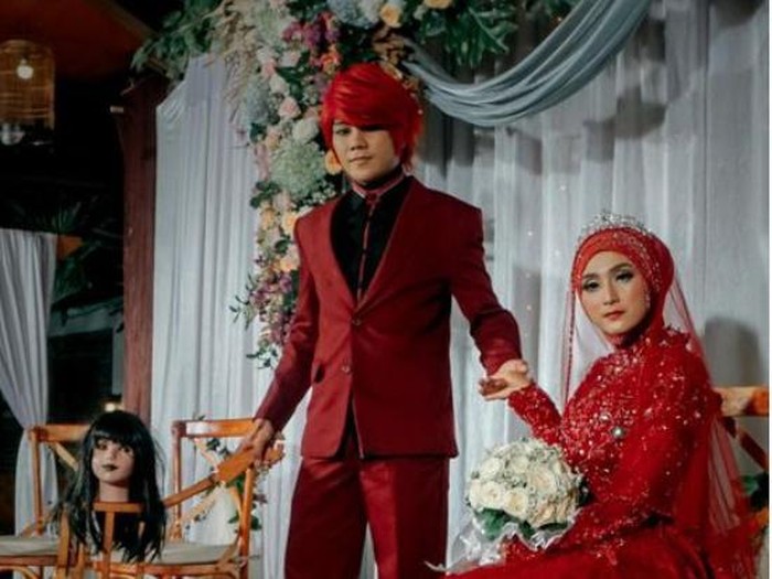 Tika Mega Lestari, istri Pesulap Merah.
