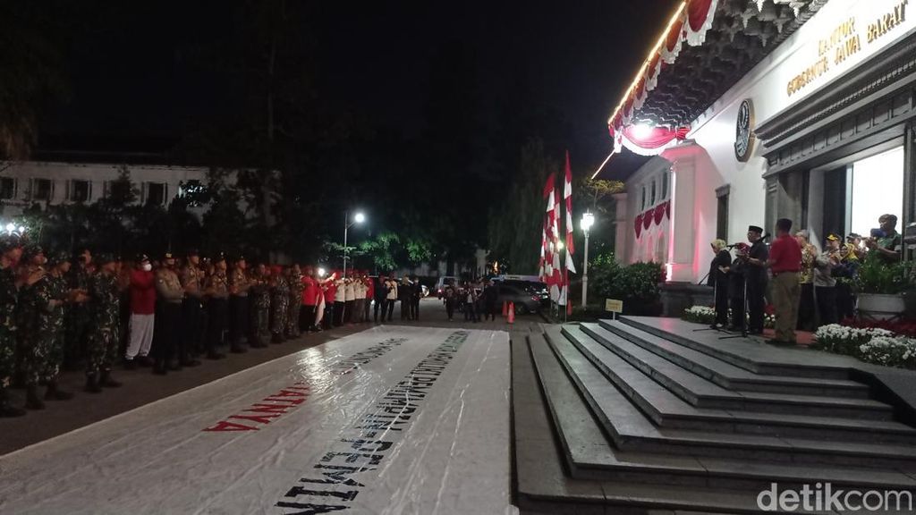 Tim Ekspedisi Cegah Stunting Cirebon-Bandung Tiba di Gedung Sate