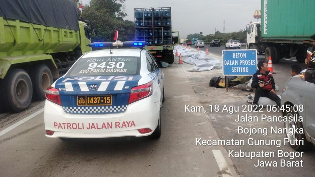 Truk Tabrak Genset di Tol Jagorawi Arah Bogor, Sopir Diduga Ngantuk