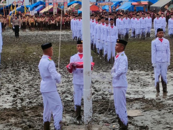 Upacara HUT RI Ke-77 RI viral di media sosial. Upacara HUT RI Ke-77 RI viral di media sosial.