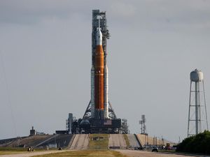 NASA Siap Luncurkan Roket Raksasa ke Bulan Hari Ini