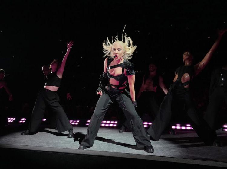 Aksi Panggung Epik Lady Gaga di The Chromatica Ball Tour