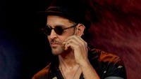 Bersama dengan ayahnya, Rakesh Roshan yang menyutradarai ketiga film tersebut, Hrithik Roshan akhirnya menggarap waralaba tersebut dan cukup sukses di box office. (Foto: Getty Images/Prodip Guha)