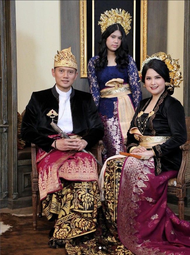 Selain Hari Kemerdekaan RI, 17 Agustus juga menjadi momen istimewa bagi keluarga kecil ini. Pasalnya, putri pertama mereka, Almira Tunggadewi Yudhoyono, juga lahir di tanggal yang sama. Kini usianya sudah genap 14 tahun. Foto: Instagram/@annisayudhoyono