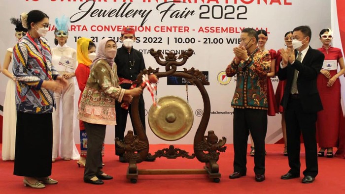 APEPI Kembali Gelar Jakarta International Jewellery Fair Asosiasi Emas dan Permata Indonesia menggelar Jakarta International Jewellery Fair 2022 di JCC, Senayan, Jakarta.