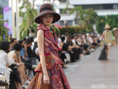 10 Koleksi Batik Pekalongan Karya Edward Hutabarat yang Elegan