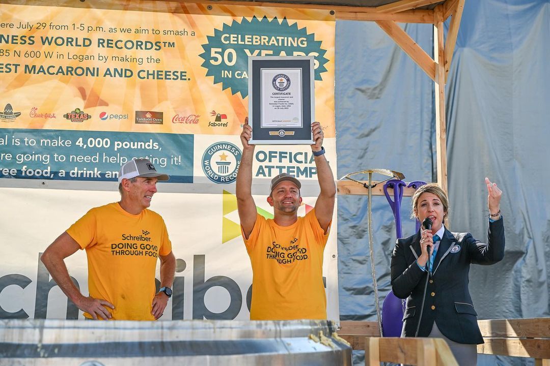 Gokil! Mac and Cheese Terbesar di Dunia Ini Beratnya 2.151 Kg