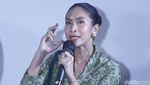 Happy Salma Anggun Berkebaya