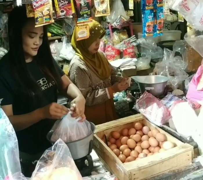 harga telur di Pasar Kebonagung dan Pasar Besar pasuruan
