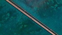 Ini dia penampakan jalan tol di Florida, Amerika Serikat (AS) yang terbentang di atas laut yang sangat indah. Lanskap ini diambil pada 17 April 2022 lalu.