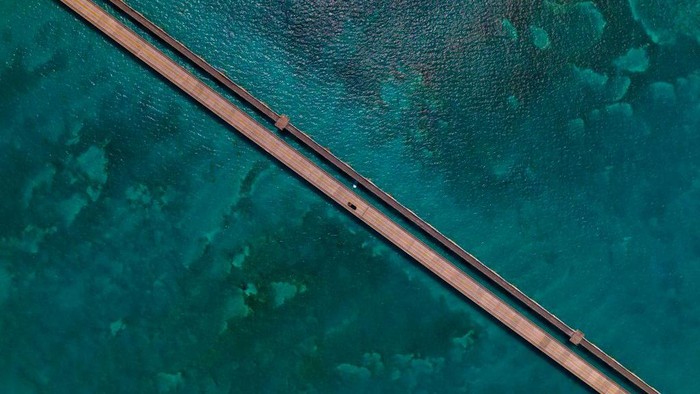Jalan Tol Paling Eksotis di Florida Ini Indahnya Wow Banget Overseas Highway merupakan jalan tol yang terbentang sepanjang 181 kilometer di Florida, Amerika Serikat. Apa yang membuatnya menarik?