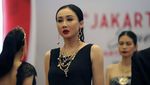 Ketika Maia Estianty Ramaikan Jakarta International Jewellery Fair