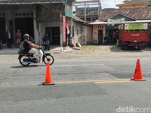 Emak-emak Pegowes Ketabrak Motor Saat Menyeberang Jalan Wates