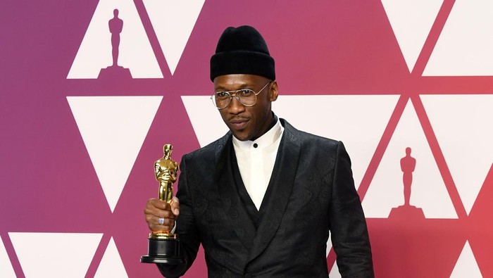 HOLLYWOOD, CALIFORNIA - FEBRUARY 24: Mahershala Ali, winner of Best Supporting Actor for Green Book, poses in the press room during the 91st Annual Academy Awards at Hollywood and Highland on February 24, 2019 in Hollywood, California. (Photo by Frazer Harrison/Getty Images)