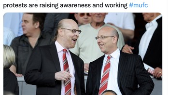 Elon Musk disebut agar Keluarga Glazer, pemilik MU, untuk segera menjual klub yang bermarkas di Old Trafford itu. Foto: Twitter