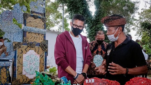 Menparekraf Sandiaga saat meninjau kawasan Kura-kura Bali pada Kamis (18/8/2022).