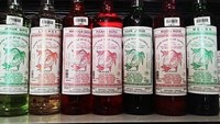 Sirup Tjampolay aneka rasa ini sudah ada sejak tahun 1936 dan sangat populer di tahun 80 hingga 90-an. Rasa yang paling populer adalah pisang susu. Foto: site news