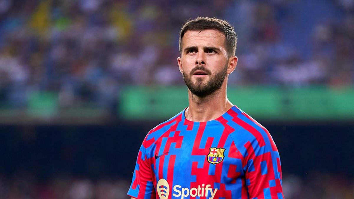 Barcelona masih berutang 2 juta euro terkait transfer Miralem Pjanic (Getty Images/Quality Sport Images)