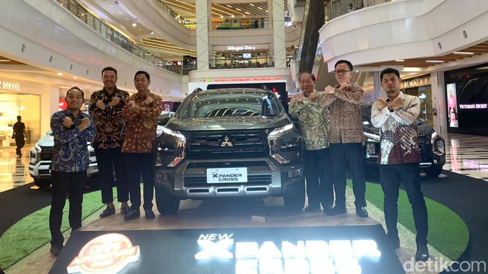New Xpander Cross dipamerkan di Medan.