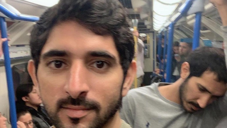 Pangeran Fazza naik kereta di London Pangeran Fazza naik kereta di London