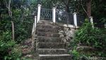 Penampakan Makam Keramat di Pulau Keramut Anambas