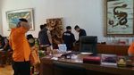 Penampakan Rumah Mewah Bos Judi Online Cemara Asri Digeledah Polisi