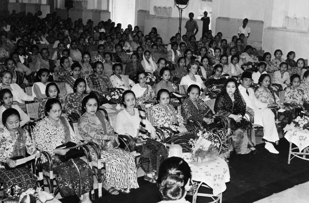 (Original Caption) 6/1953-Jakarta, Indonesia- A meeting was organized at the Presidential Palace on the occasion of the commemoration of 