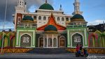 Pesona Masjid Agung Baitul Mamur, Megah di Pinggir Laut Anambas